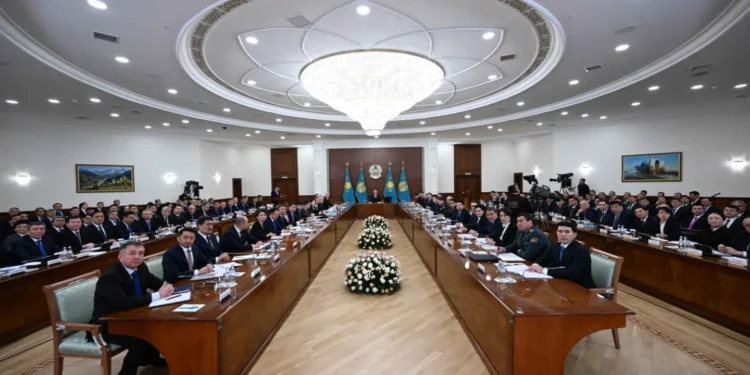 Тоқаев бюджет қаражатын үнемдеуді тапсырды