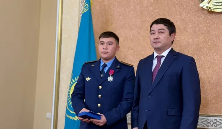 Ақтаудағы ұшақ апаты: көмекке асыққан адамдар мемлекеттік марапат алды