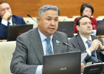 Перуашев предложил запретить коррупционерам выезд за границу даже после отсидки