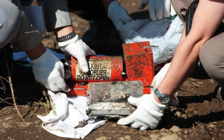 Ақтау маңында құлаған ұшақтың «қара жәшігі» Бразилиядан Қазақстанға жеткізілді