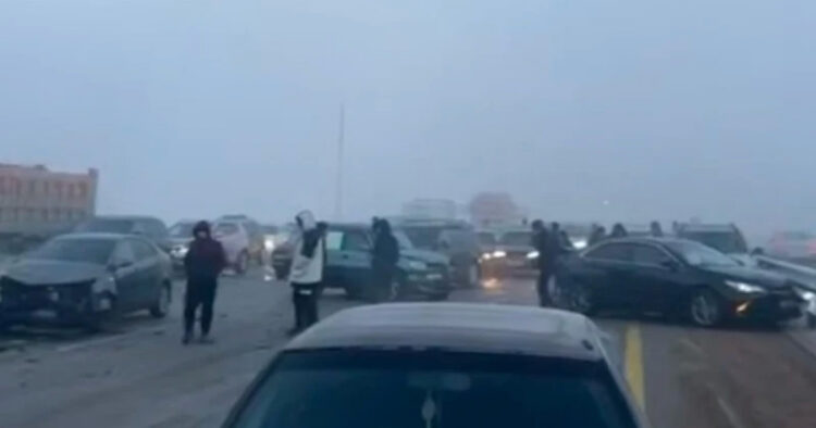 Алматы-Өскемен тасжолында 18 көлік соқтығысып, ірі жол апаты болды