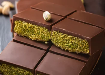 Дубай шоколадын сатқан алаяқ сотталды