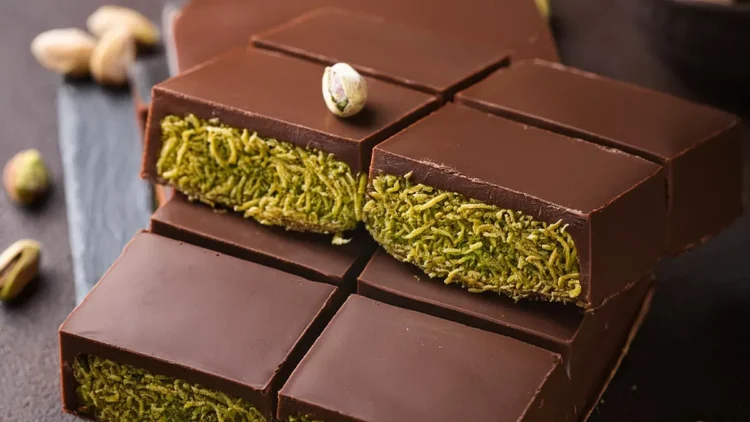 Дубай шоколадын сатқан алаяқ сотталды