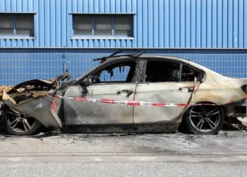 Огнеборцы МЧС потушили горящий автомобиль в Шымкенте