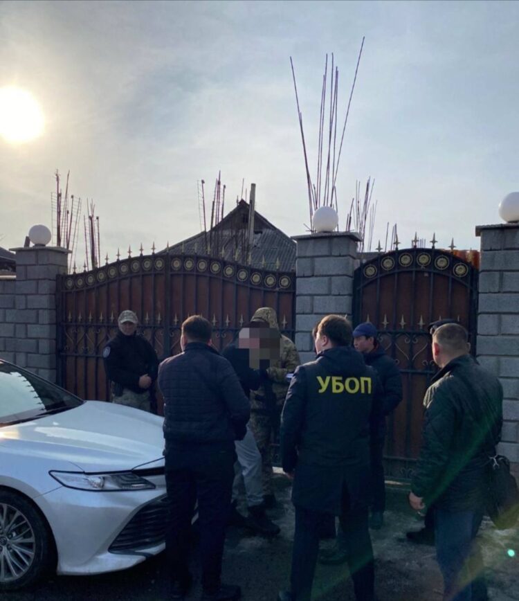 10 млн теңге бопсалаған блогер ұсталды