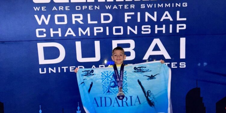 7 жасар қонаевтық оқушы ашық суда жүзуден күміс жеңіп алды