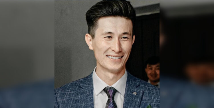 Учителя из Семея выписали из больницы после инцидента с елкой