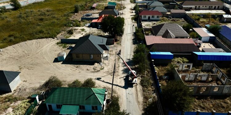 На улицах Конаев установили 1020 штук «умных фонарей»