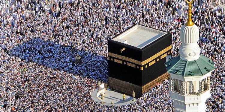 Новый закон для паломников: без этой прививки в страну не пустят