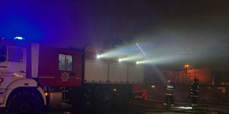 В Петропавловске горел многоквартирный дом