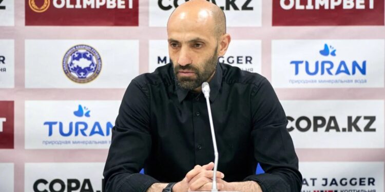 Новым тренером сборной Казахстана по футболу стал Али Алиев