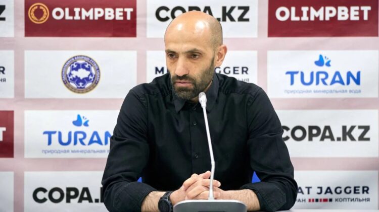 Новым тренером сборной Казахстана по футболу стал Али Алиев