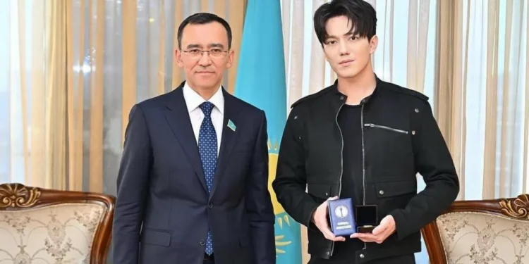 Димаш Құдайберген жаңа төсбелгіге ие болды