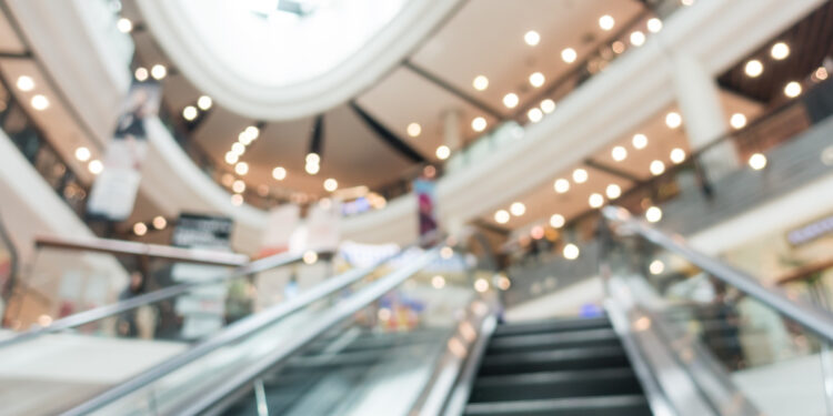 В Экибастузе обвалился потолок в торговом центре