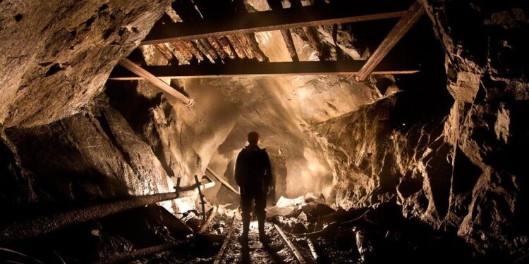 Қаза болған кеншілердің отбасына көмек беріледі