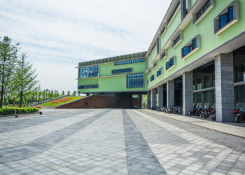 В Алматинской области не хватает школ, но их продолжают продавать