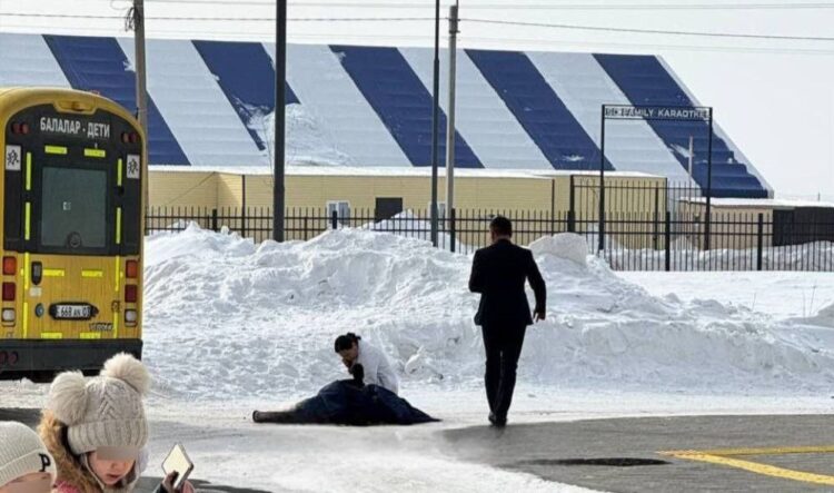 Школьный автобус насмерть задавил девочку в Акмолинской области