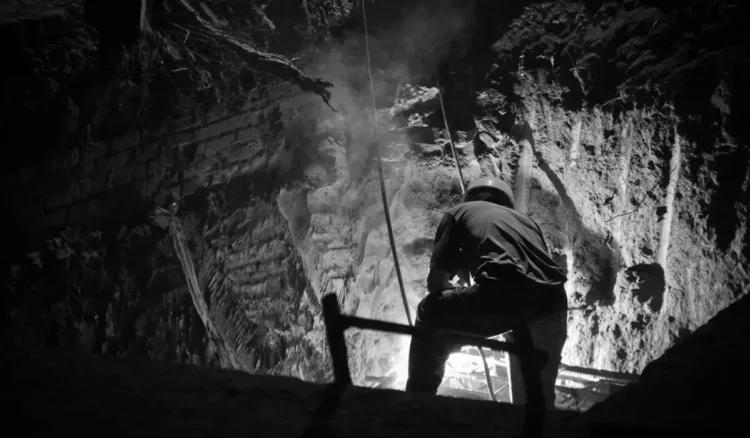 «Жомарт» кенішінде апат болып, 7 адам үйінді астында қалып қойды