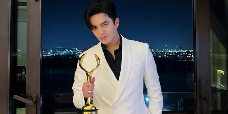 Димаш Құдайбергеннің әні америкалық чарттарда бірінші орынға шықты