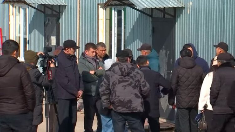 В Алматы водители автобусов пригрозили массовым увольнением из-за долгов по зарплате