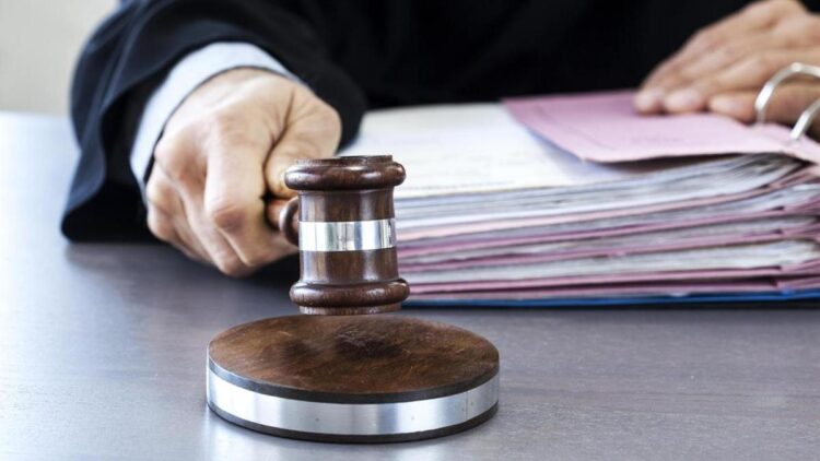 Алматыда адам азаптағаны үшін​ полиция қызметкерлері сотталды