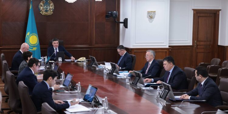 Акиматы должны следить за правильным расходованием средств на сельское хозяйство — Бектенов