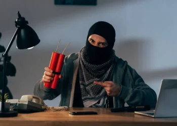 Школу в Павлодаре «заминировали» по письму