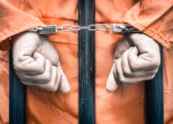 Заключенный, который решил подкинуть «бомбы» в Талдыкоргане, получил бонус к сроку