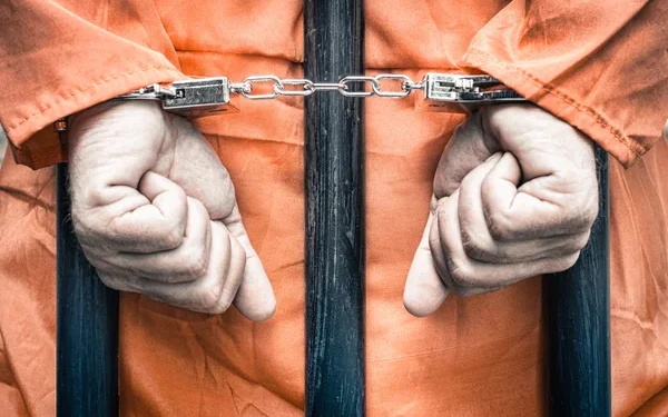 Заключенный, который решил подкинуть «бомбы» в Талдыкоргане, получил бонус к сроку