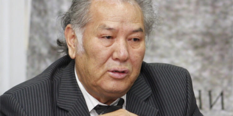 Белгілі жазушы, драматург Дулат Исабеков дүние салды