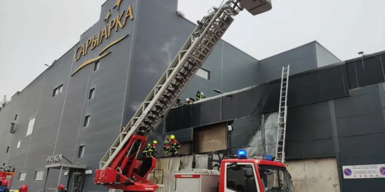 Астанадағы ірі сауда орталығынан өрт шықты