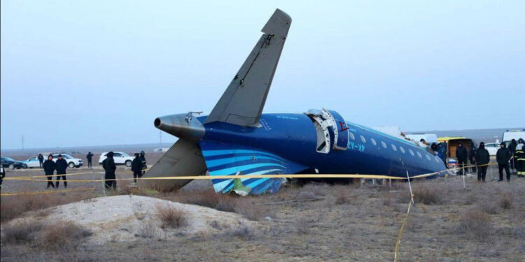 AZAL ұшағы сыртқы объектілердің әсерінен зақымданғаны белгілі болды