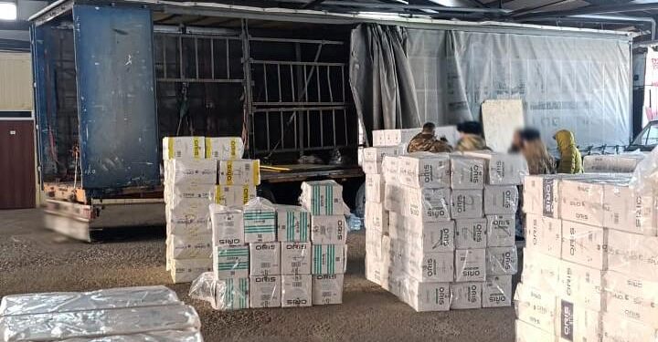 Крупную партию контрабандных сигарет пытались провести в Казахстан