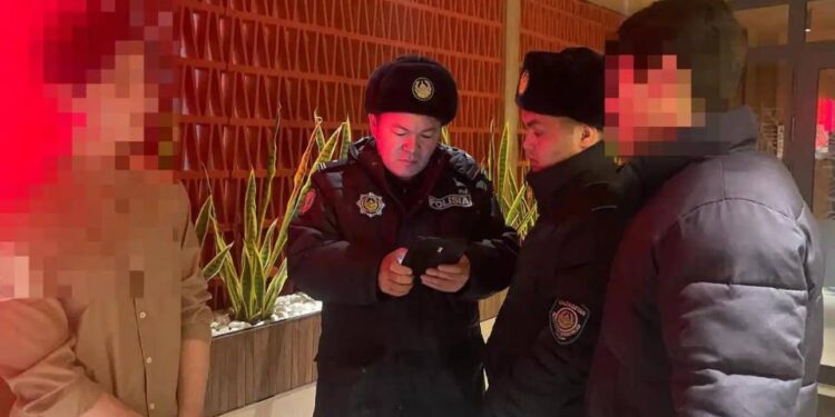 В Астане оштрафовали заведения за курение кальяна