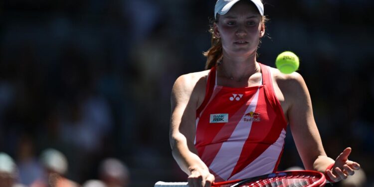 Елена Рыбакина вышла в четвертьфинал турнира WTA 1000 в Дохе