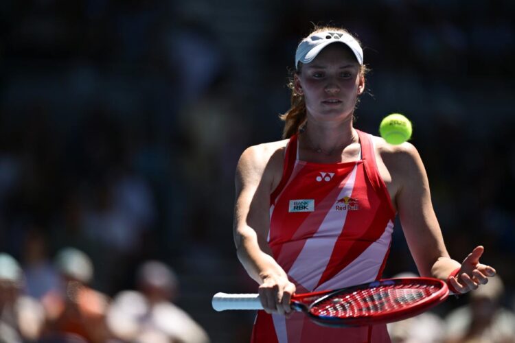 Елена Рыбакина вышла в четвертьфинал турнира WTA 1000 в Дохе