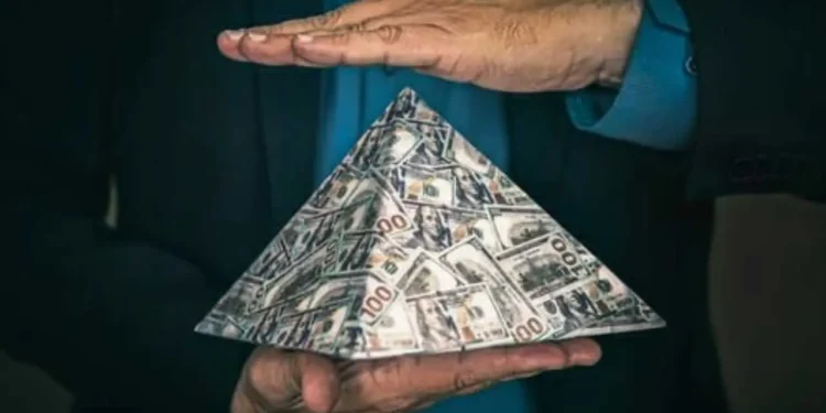 Бас прокуратура «QI-Trade» қаржы пирамидасының жетекшісін экстрадициялады