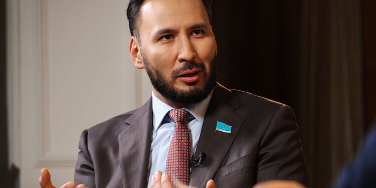 Айдарбек Қожаназаров: «Банктер Үкіметтен 40 млрд доллар көмек алған»