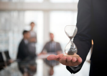 Единый часовой пояс: в ВКО изменили рабочий график