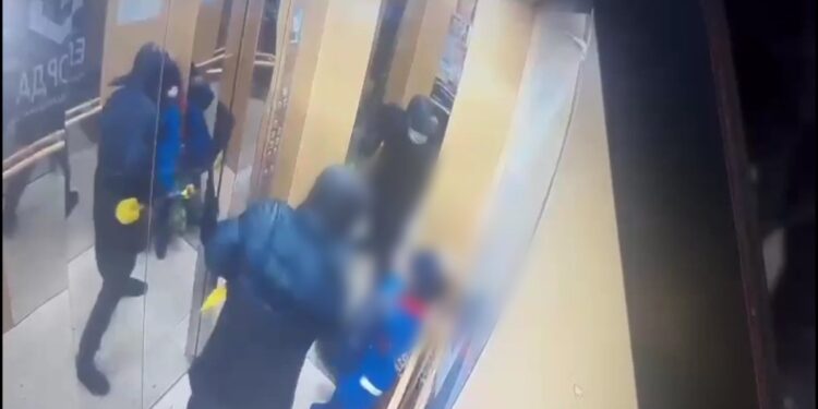 Мальчика, пережившего нападение в лифте Астаны, готовят к повторной госпитализации