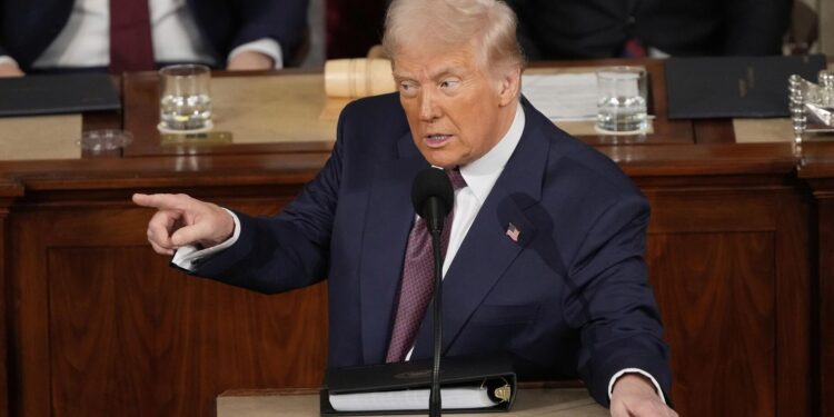 Америкалықтардың 70 пайызы Трампқа көңілі толмайды