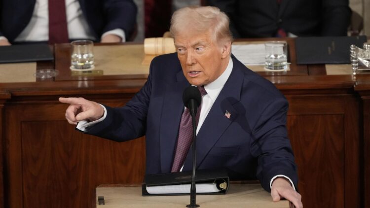 Америкалықтардың 70 пайызы Трампқа көңілі толмайды