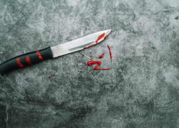 Мужчина зарезал бывшую жену в поликлинике Атырауской области