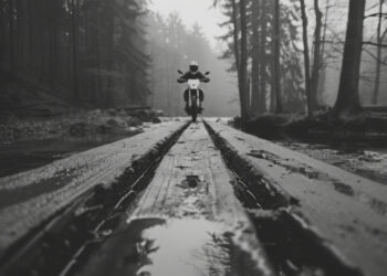 В Алматы бетономешалка столкнулась с мопедом: погиб 19-летний парень