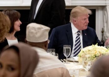 Дональд Трамп Ақ үйде ауызашар берді