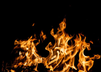 В Жанаозене загорелась мечеть, 12-летний подросток получил ожоги