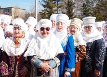 Жаңа рекорд: «Кимешек шеруіне» 3 мың адам қатысты