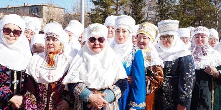 Жаңа рекорд: «Кимешек шеруіне» 3 мың адам қатысты