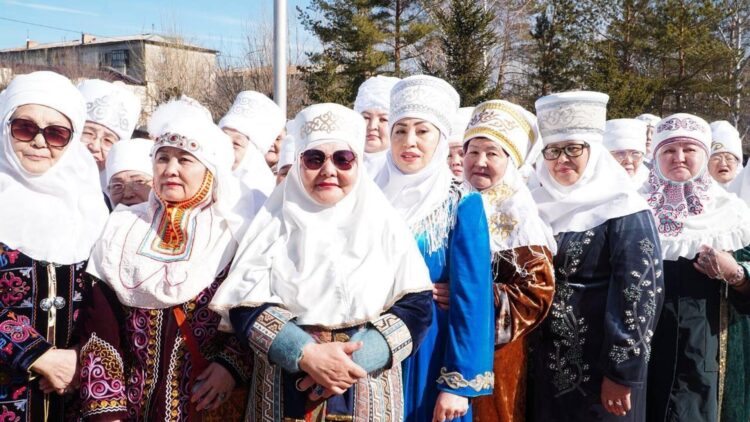 Жаңа рекорд: «Кимешек шеруіне» 3 мың адам қатысты