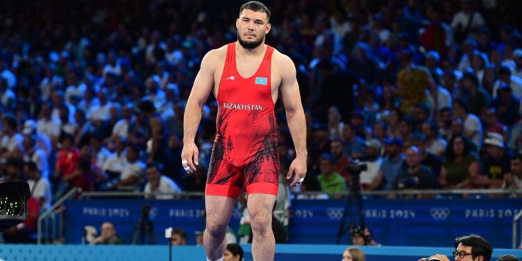 Борец Алимхан Сыздыков завоевал серебро на Чемпионате Азии в Иордании